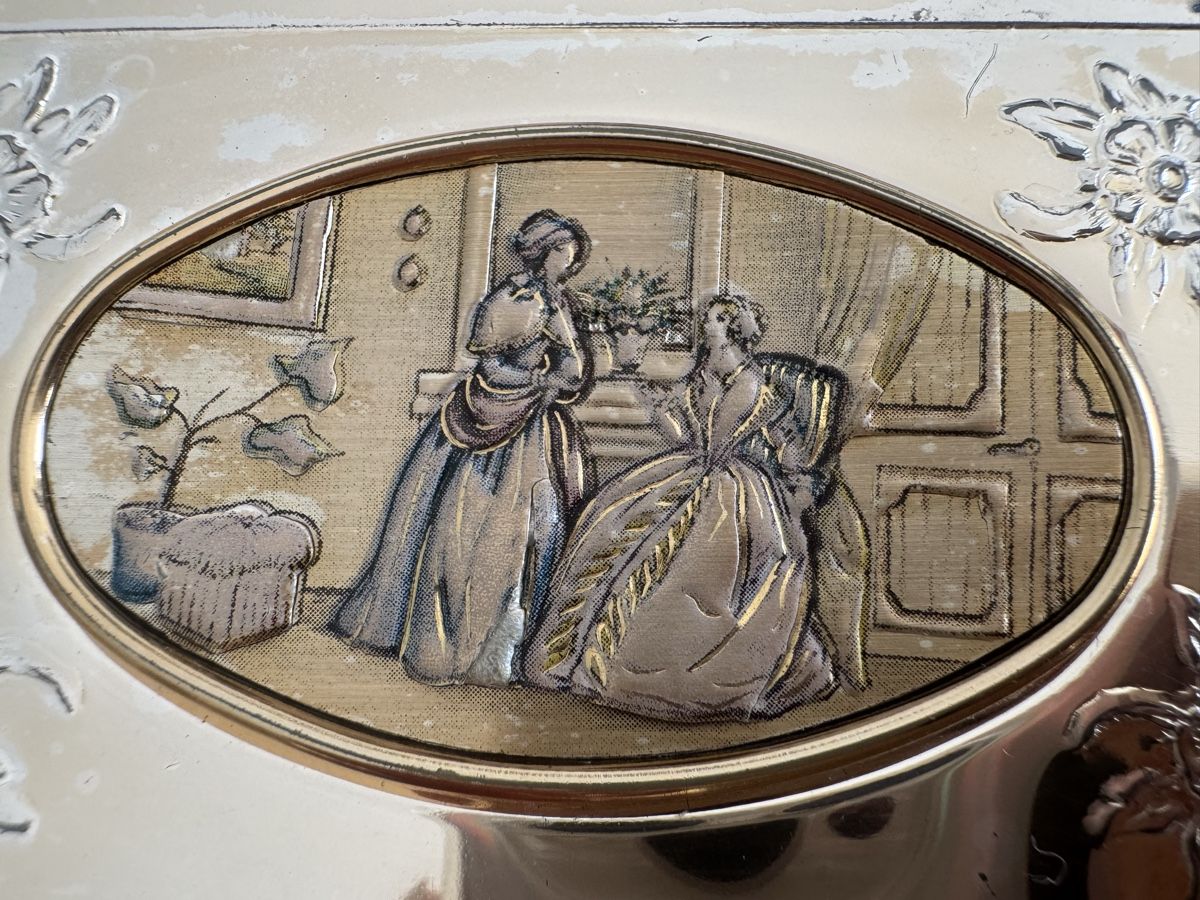 Altro in  Abbigliamento & Accessori: Visitenkartenetui mit Bild Motiv Damen, silberfarben, – Usato da Stansstad venduto da vlaska80 2