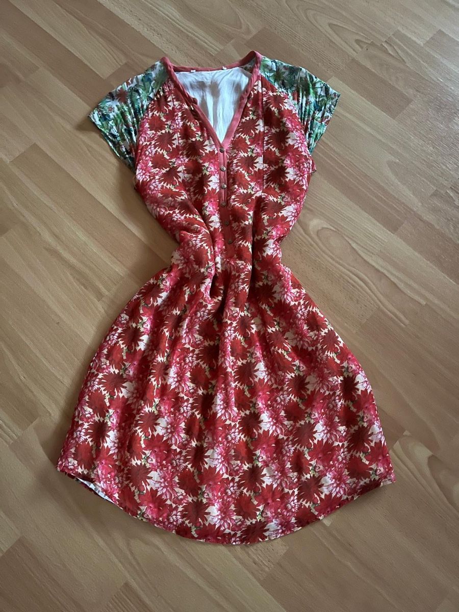 Nile Vestiti: Nile Kleid Grösse S – Usato da Innertkirchen venduto da salmalo