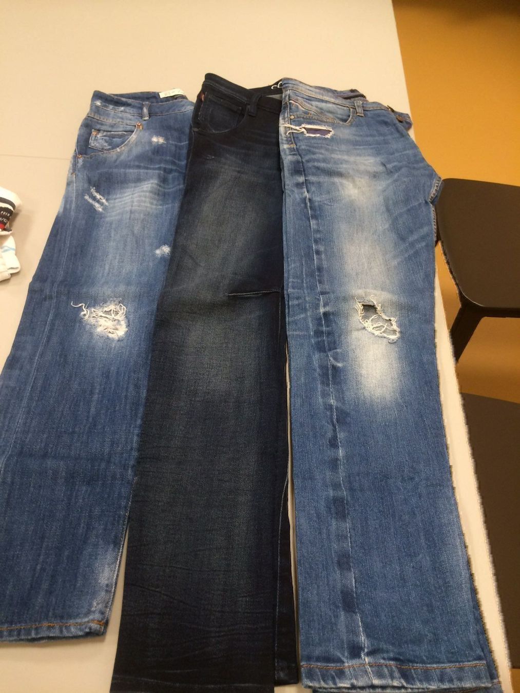 Pantaloni: 3 STK JEANS HOSEN – Usato da Zürich venduto da schneeflocke303