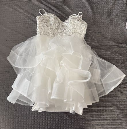 Weisses Cocktailkleid