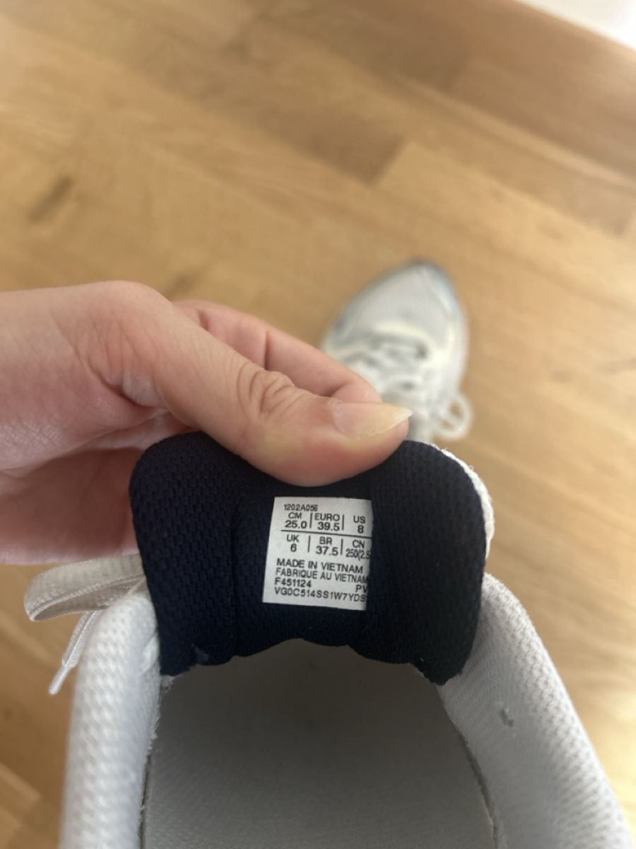 Asics Chaussures femmes: Asics gel Sneaker – D'occasion à Dübendorf par Jeanette189 5