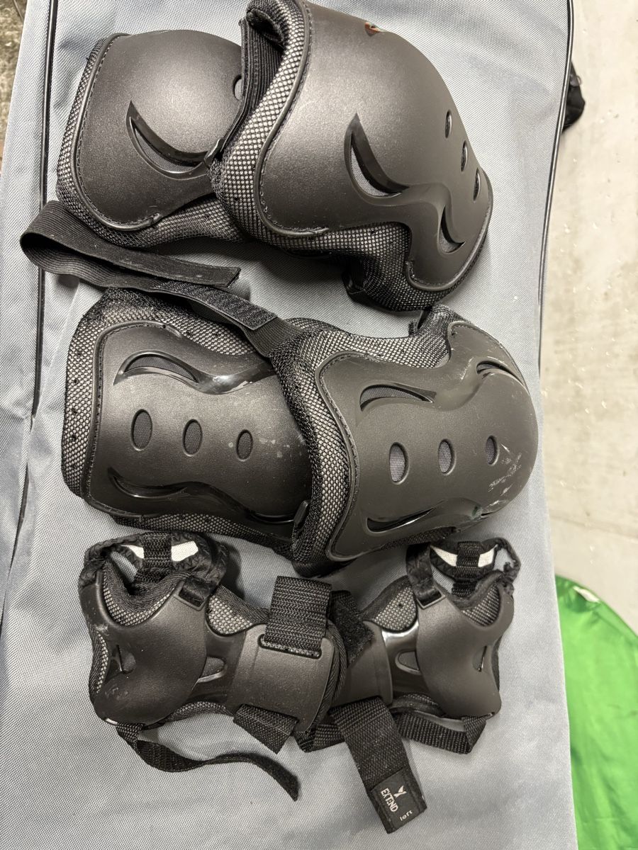 Pattini in linea & Pattini a rotelle: Rollerblades - praktisch ungebraucht - Neupreis 239.- – Nuovo (secondo la descrizione) da Beromünster venduto da luc_x7jb 1