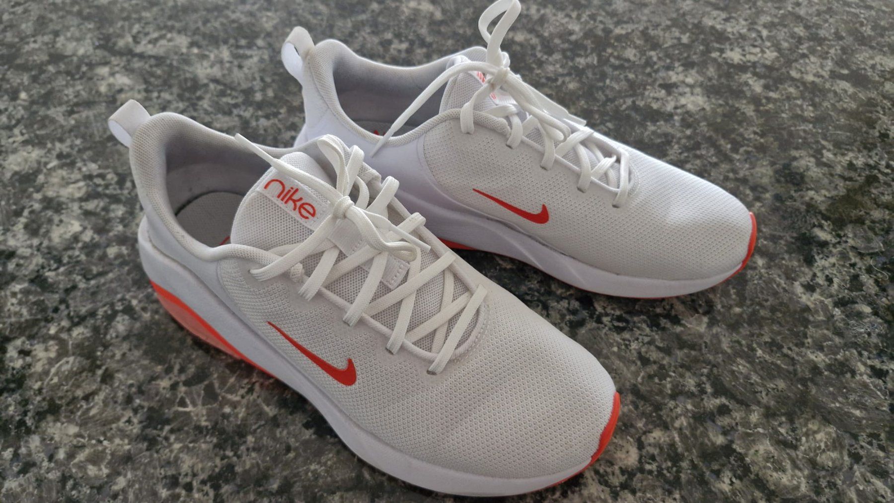 Nike Damenschuhe: AIR ZOOM BELLA 7 - Trainingsschuh – Gebraucht aus Neuenegg von ChKa84