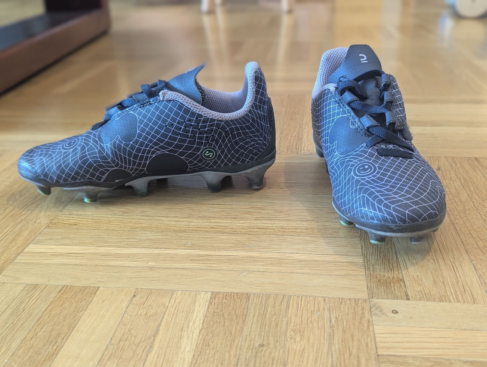 Decathlon Chaussures garçon: Fussballschuhe Gr. 30 - Decathlon  – D'occasion à Meilen par parsley422