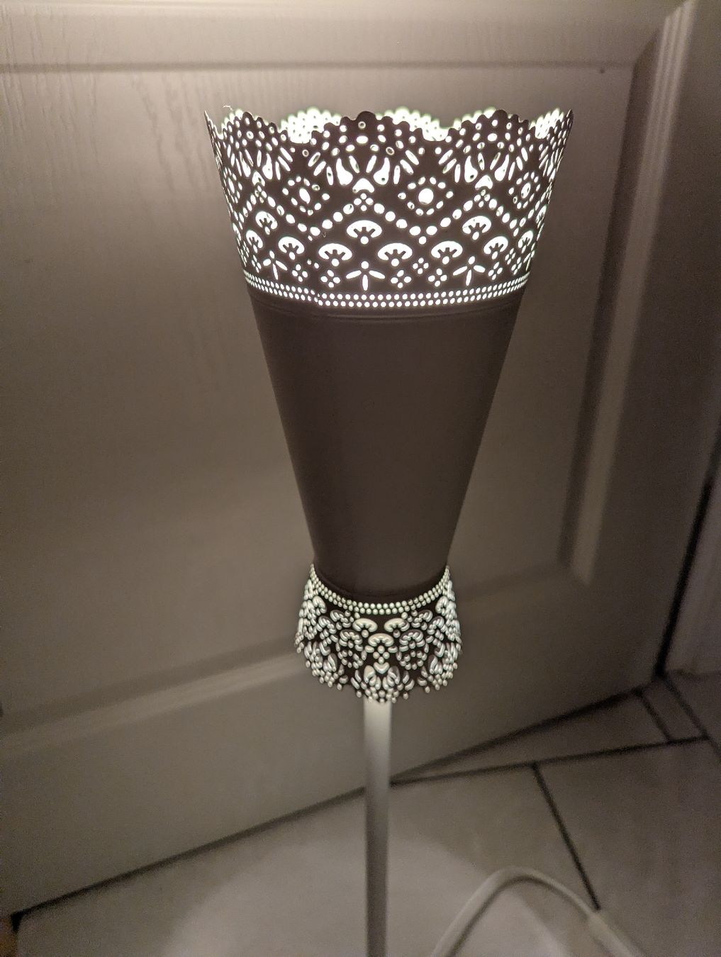 Lampen: Lampe Nachttischlampe – Gebraucht aus Bettlach von Costmiri 1