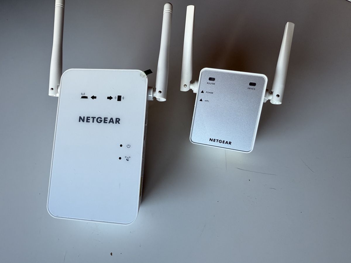 Netgear Wlan: Lot de 2x Netgear WiFi Range Extender – Gebraucht aus Gland von Lucie1201