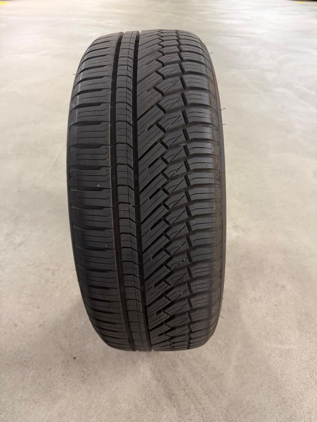 Pneus & Kompletträder: Falken 235/55/R18 4xStück – Gebraucht aus Mellingen von CHMIR 4