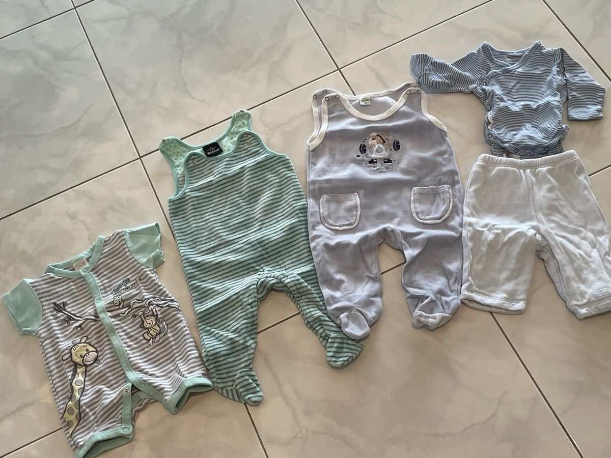 Pigiama & Simili: Baby Kleider Set Strampler Gr 62 – Usato da Kriens venduto da boramisch