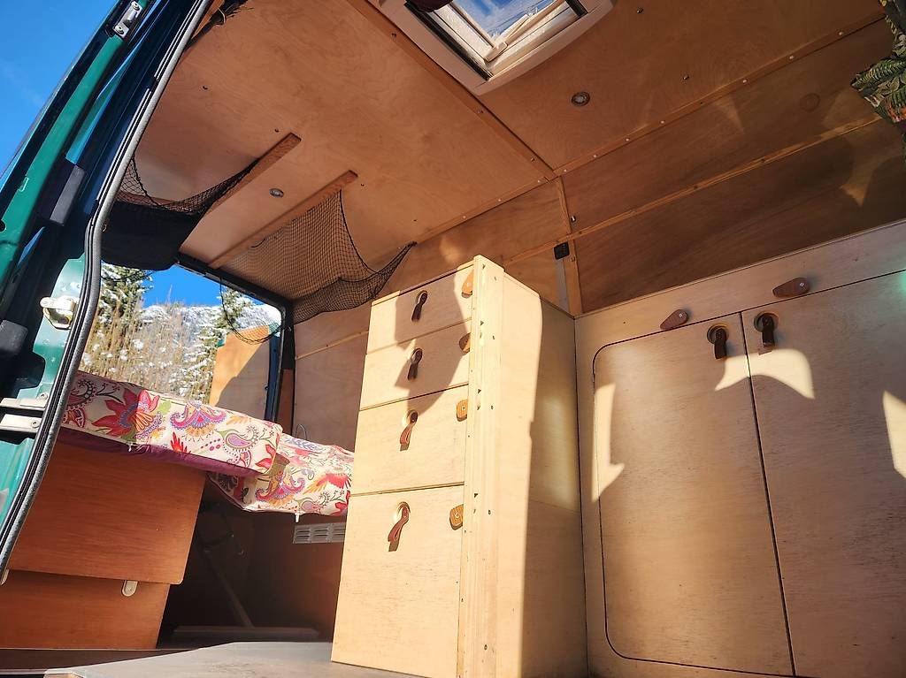 Mercedes-Benz Camping Fahrzeuge: Mercedes Benz Sprinter 211 CDI – Gebraucht aus Château-d'Oex von ann_c5v6 1