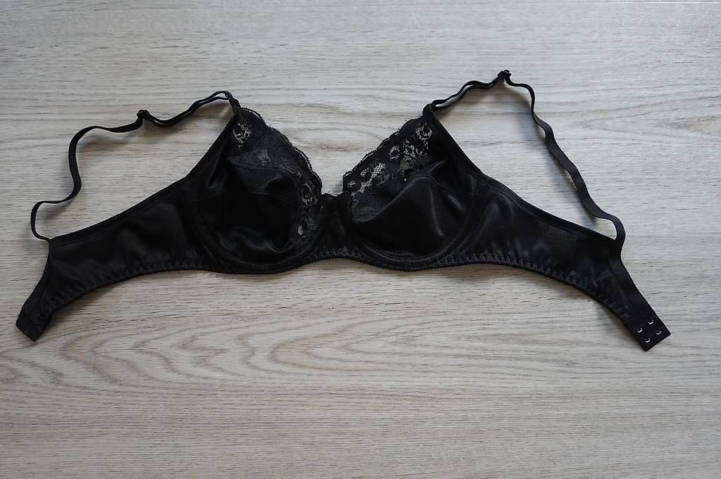 Altra biancheria intima: BH NEU schwarz 75B – Usato da Winterthur venduto da RPeter