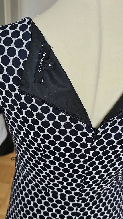 Vestiti: Comma Sommerkleid mit Punkten – Usato da Sursee venduto da nei_7klk 3