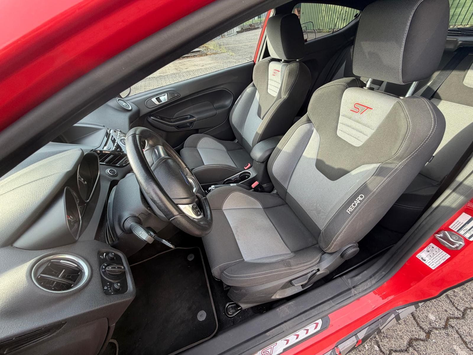 Ford Autos: Ford Fiesta ST - 1 – D'occasion à Moosleerau par chaesfuess2 5