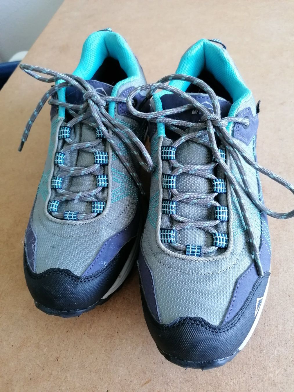 Chaussures femmes: Turnschuhe Gr 40 – D'occasion à Kappel SO par anm_c255