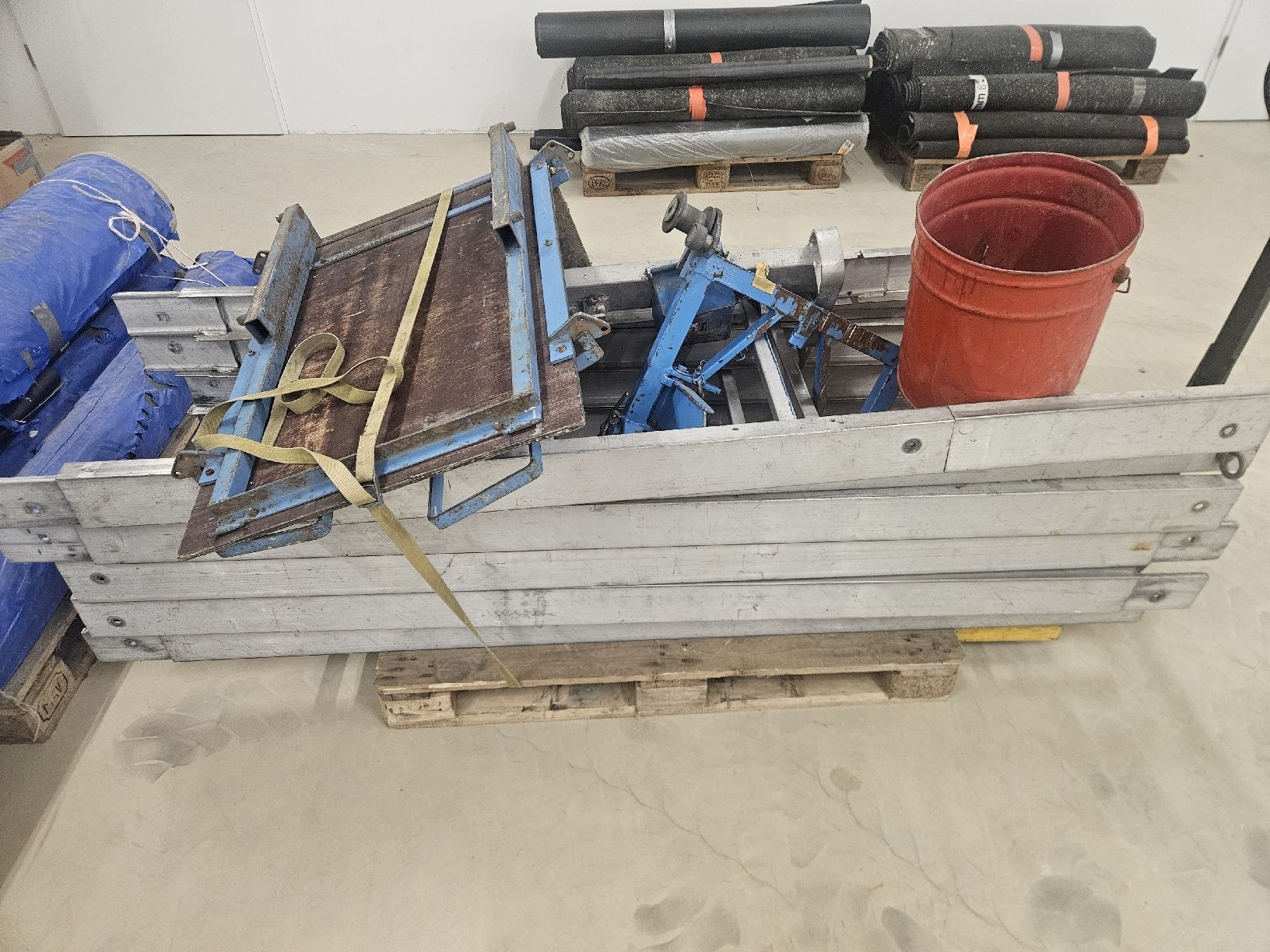 Tutte le macchine: Warenaufzug  Dachdeckerlift – Usato da Buchs LU venduto da wey123 2