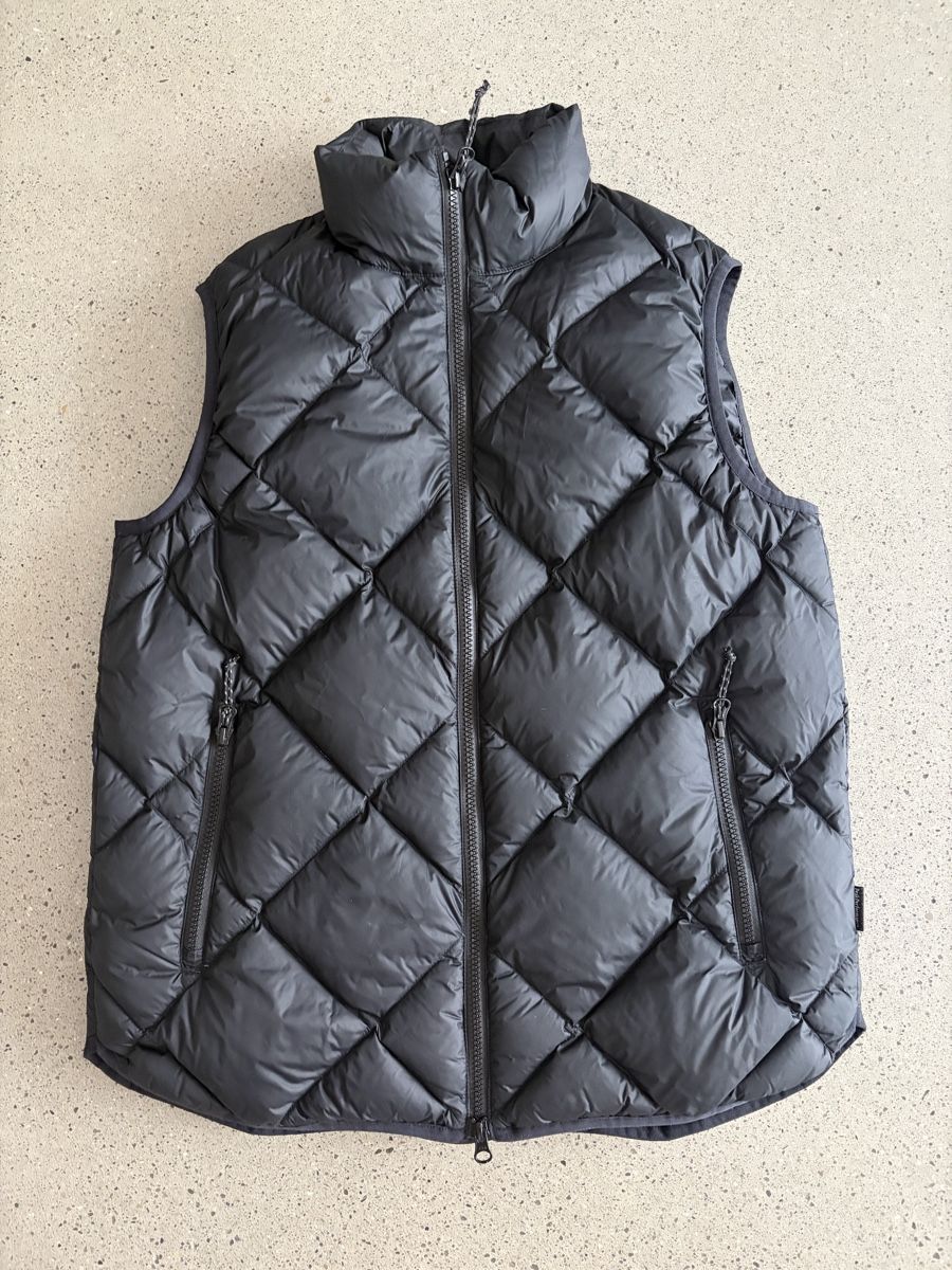 Peak Performance Gilet & Giacche senza maniche: Steppweste Peak Performance schwarz Grösse L – Usato da Bern venduto da Regnitteuh