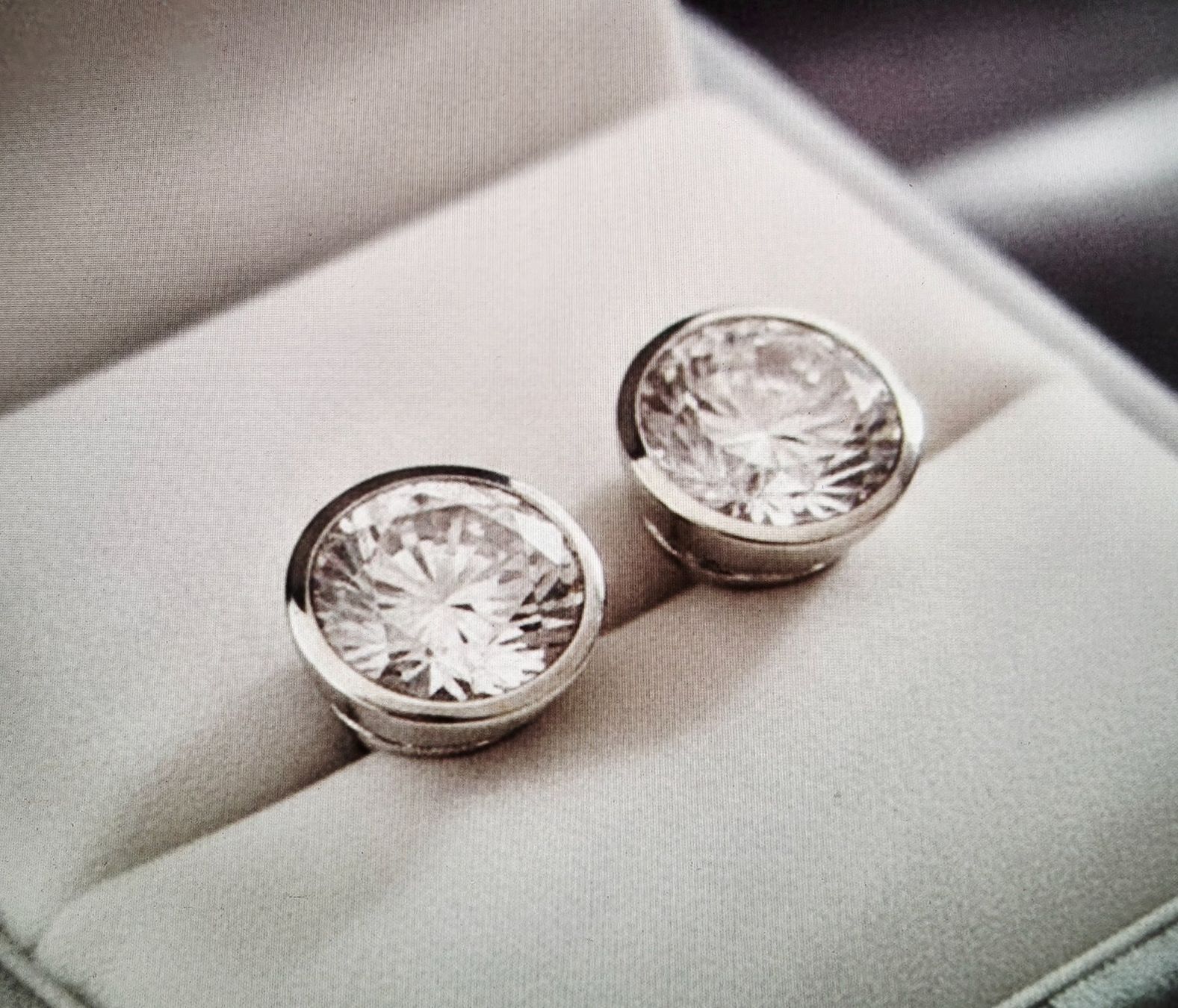 Ohrringe & -stecker: Silber 925 Ohrringe mit Zirkonstein - Neu – Neu und originalverpackt aus Uetikon am See von Coralreef
