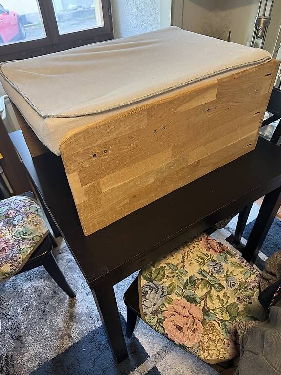 Fasciatoi & Accessori: Table à langer en bois avec matelas et linges – Usato da Bevaix venduto da mic_rdc7 3