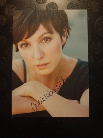 Julia Koschitz - handsigniert