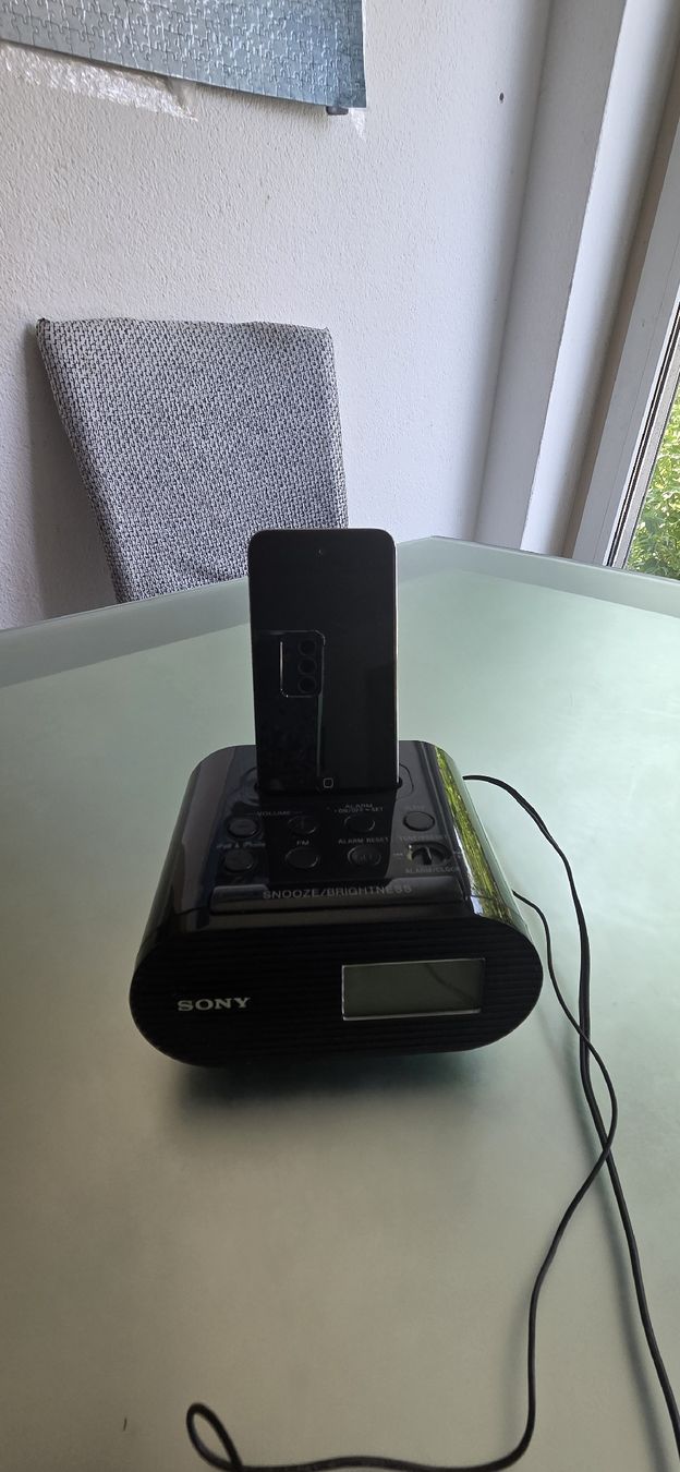 Apple Tragbarer Mediaplayer: Apple iPod Touch 8GB + Dockingstation – Gebraucht aus Huttwil von ser_gn9l 4