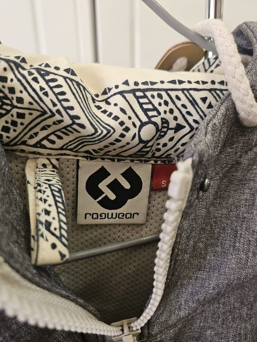 Ragwear Giacche: Veste légère grise – Nuovo (secondo la descrizione) da Les Acacias venduto da minnie6 3