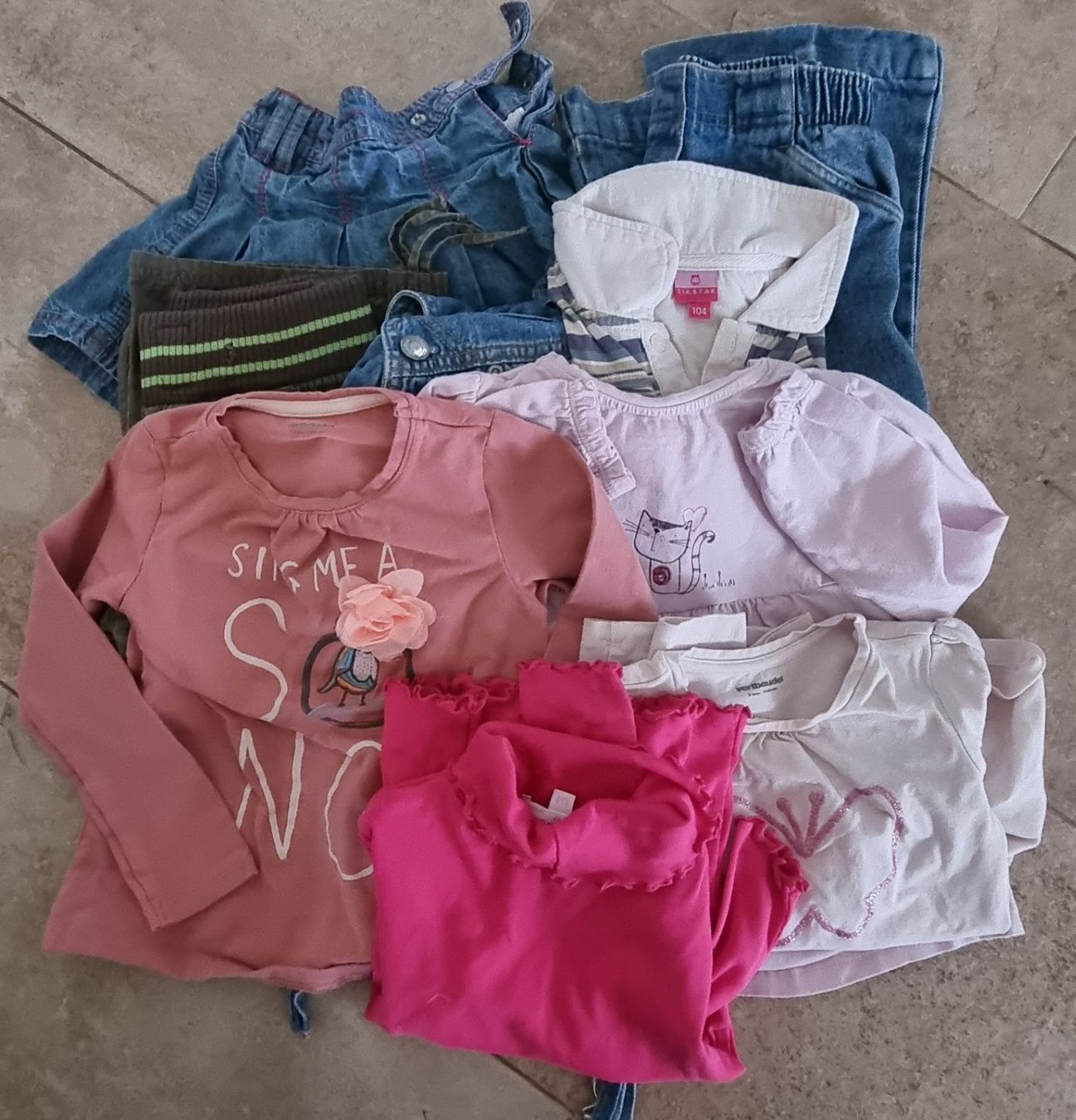 Kleiderpakete & -sets: Kleiderpaket für Mädchen gr.104 – Gebraucht aus Grossdietwil von GNOM313