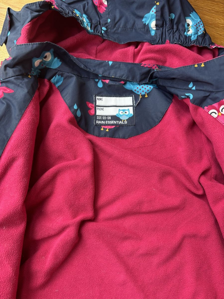 Giacche & Cappotti: Kids Rain Essentials Owl Raincoat, size 122-128 – Usato da Thalwil venduto da ver_j2lw 2