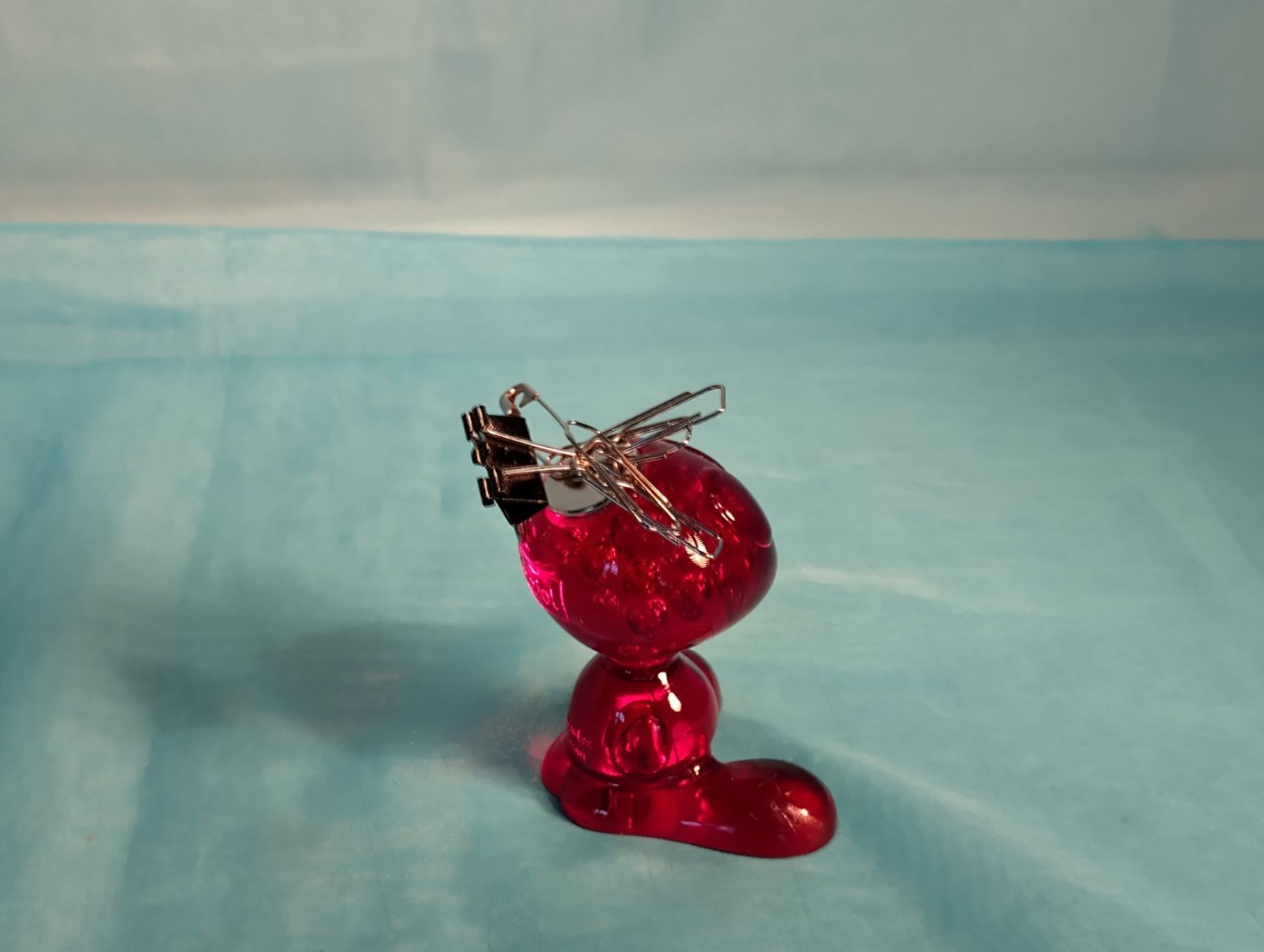 Supporti a parete: Koziol Büroklammern-Halter rot "Curly" – Usato da Bellach venduto da JingleCherry 1