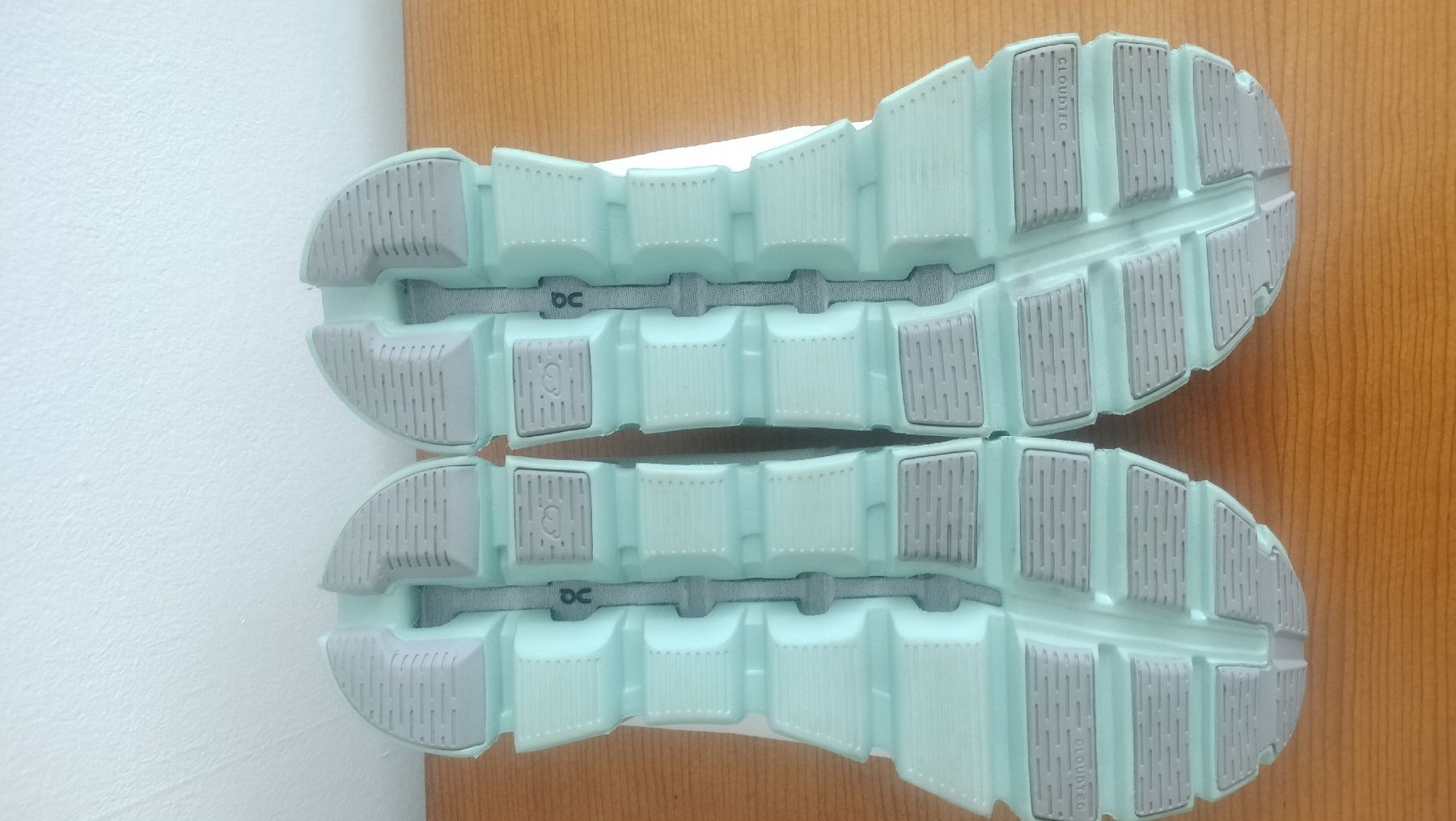 On Herrenschuhe: On Cloud Schuhe Weiss Grösse 44 neuwertig – Gebraucht aus Steinmaur von Julian.W_CH-8162 8
