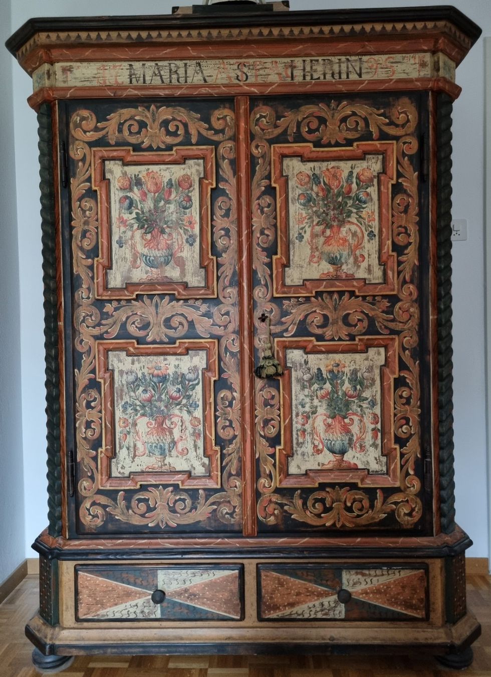 Schränke: Grandios Antiker Graubündner Schrank – Neu (gemäss Beschreibung) aus KLOTEN von Luxurious-Shop 4