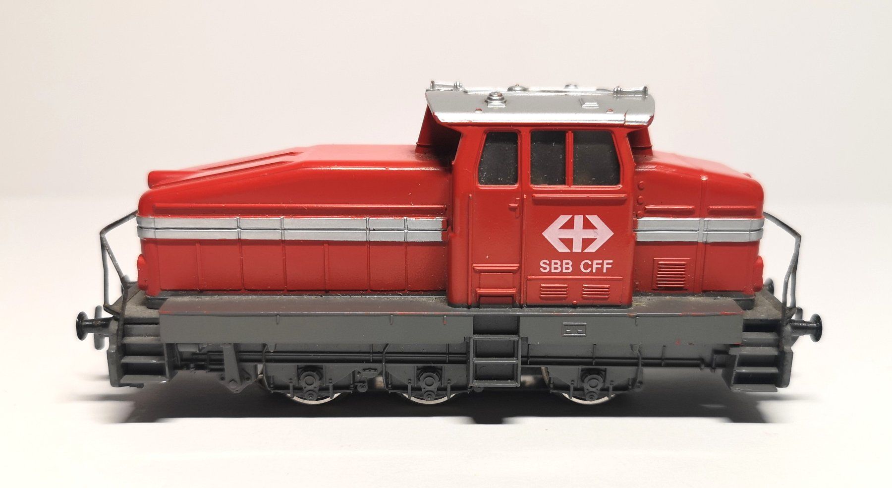 Märklin Modellini di ferrovie: MÄRKLIN DIESELLOK UND EISENBAHNWAGEN – Usato da Interlaken venduto da Wermon