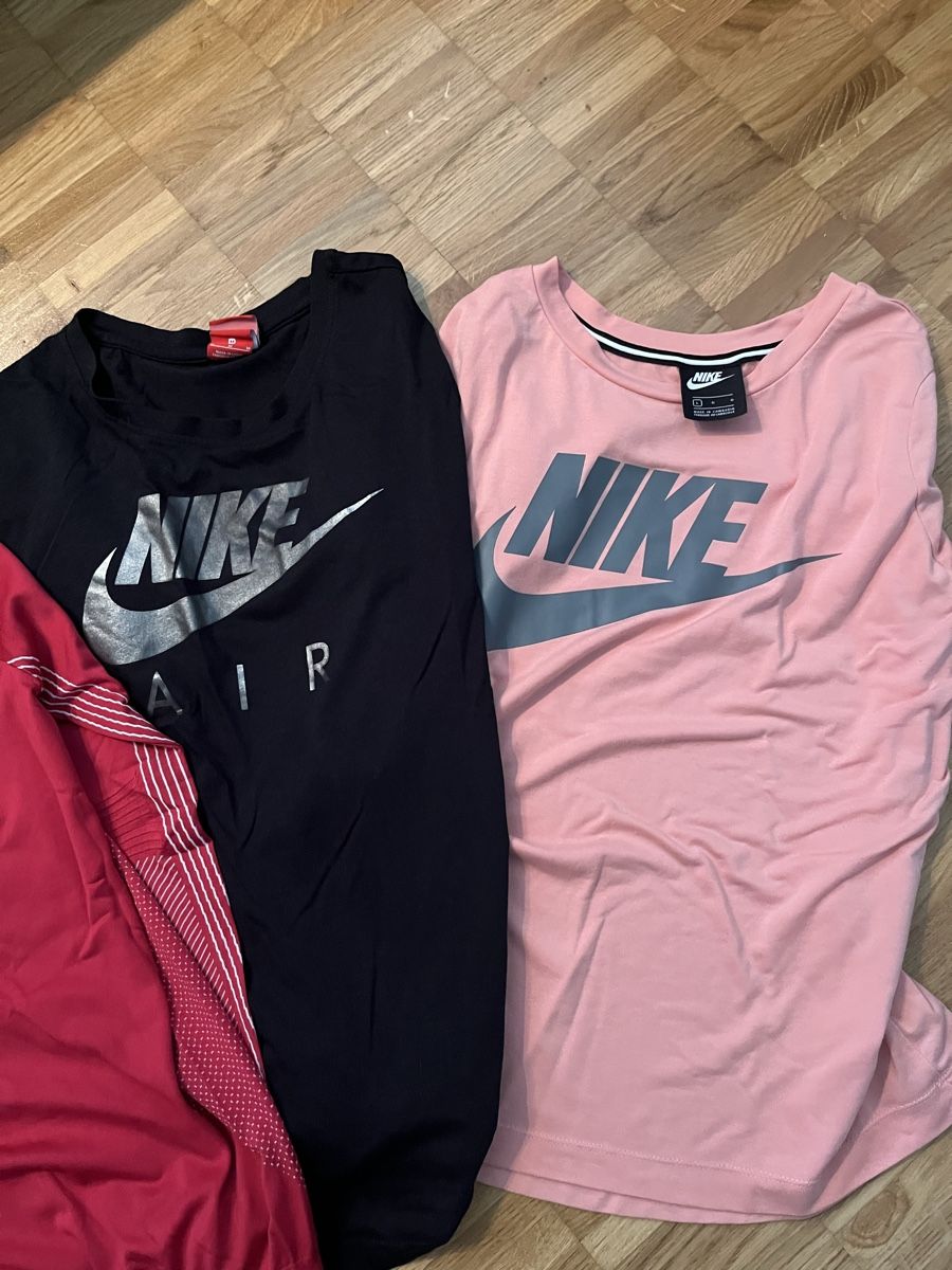Nike Lotti di vestiti: Kleiderpacket Nike M/L – Usato da St. Gallen venduto da Cocobello1892 2