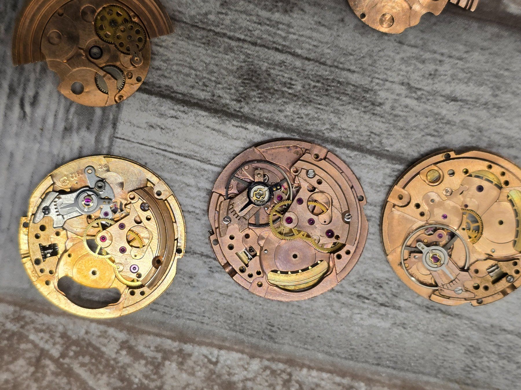 Orologi: Lot de 4 mouvements pièces détacher – Difettoso da Tramelan venduto da Nirdan 5