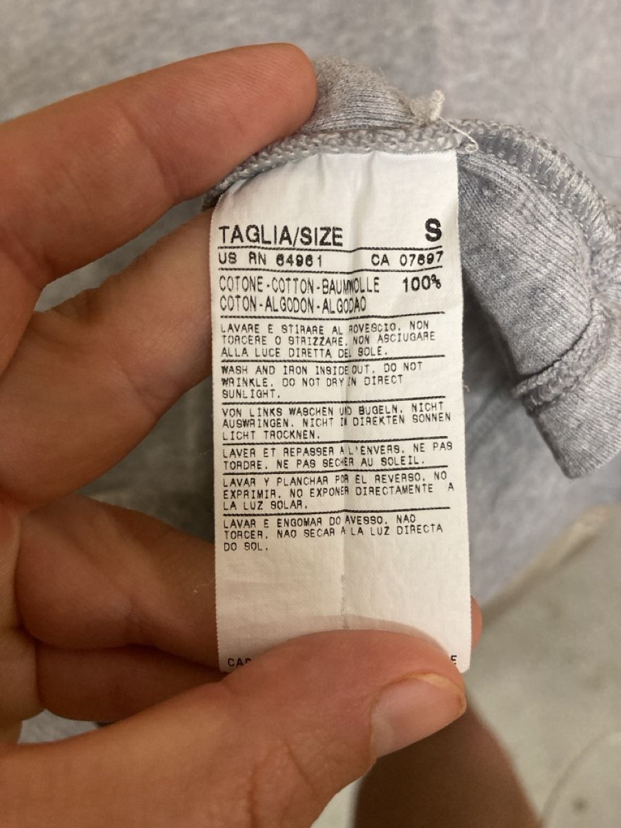 Benetton T-shirt: T-Shirt grau Benetton – Usato da Urtenen-Schönbühl venduto da alessibas 3