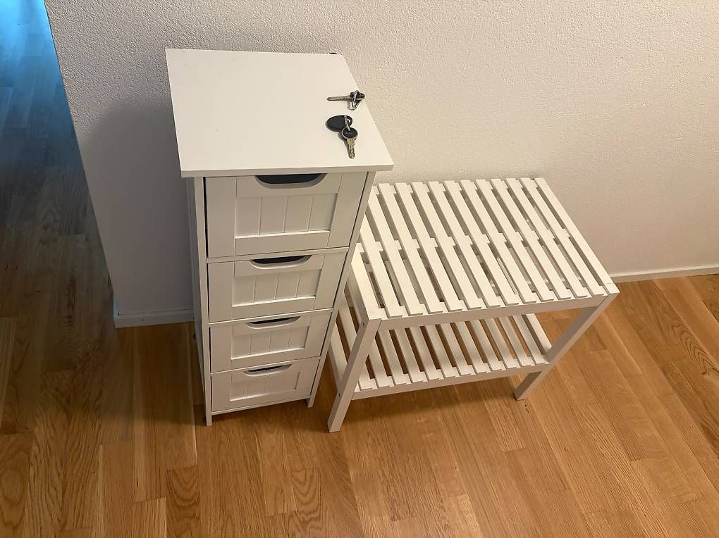Armoires: Schrank  – D'occasion à Ostermundigen par dom_q2z7