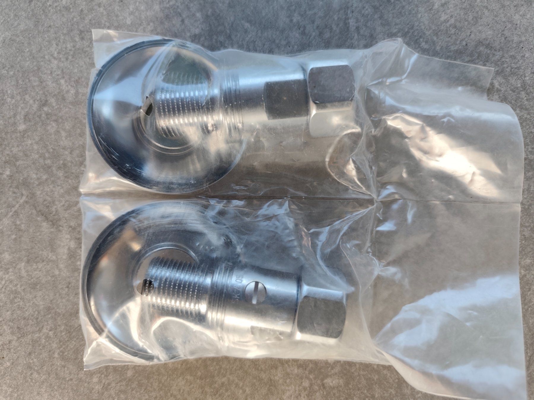 Rubinetteria: 2 Wandanschlüsse NEU – Nuovo e nell'imballaggio originale da Eschenbach LU venduto da Orchi 2