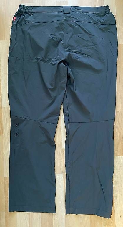 Löffler Pantaloni: Wanderhose Löffler Grösse 50 – Usato da Riniken venduto da mir_5ptw 1