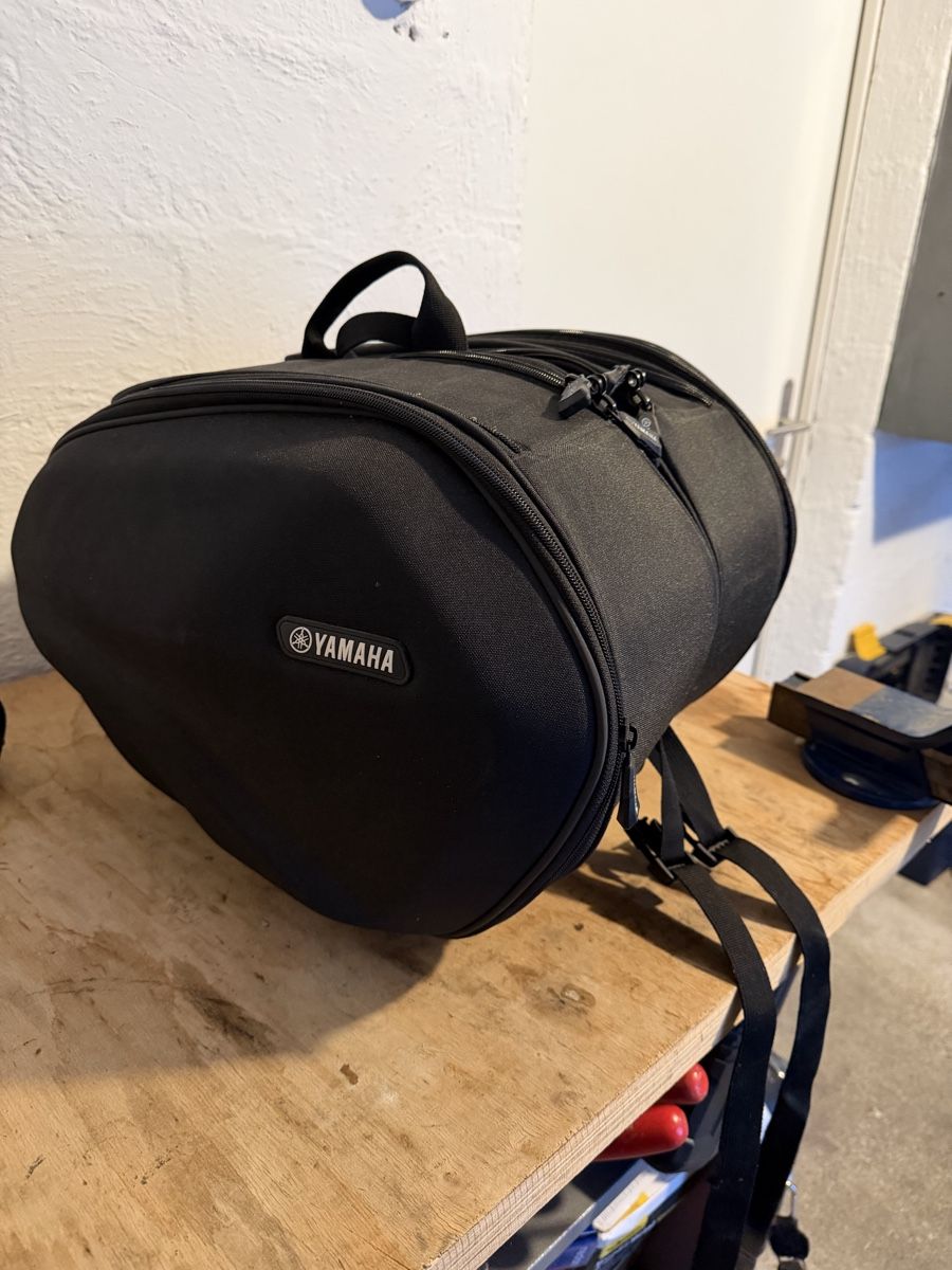 Yamaha Topcase: Originale Yamaha MT07 Seitentaschen – Nuovo (secondo la descrizione) da matzingen venduto da gianlucafop2002 2