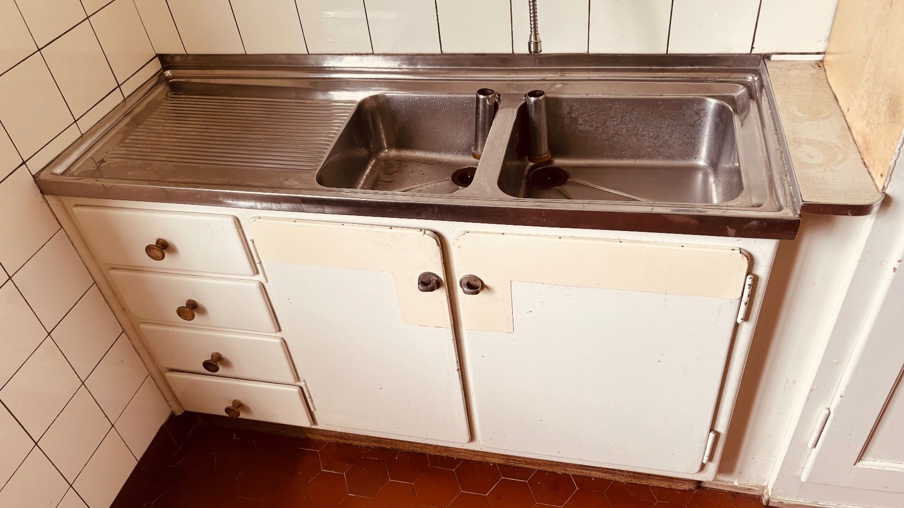 Credenze: Küchenbüffet mit Spülkombination gebraucht – Usato da Zürich venduto da Jdbg 2