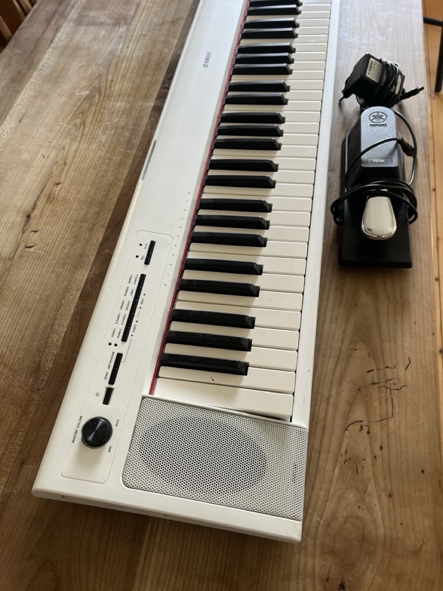 Yamaha Strumenti musicali: Digitalpiano Yamaha NP-32 – Usato da Richterswil venduto da KarlKibitz