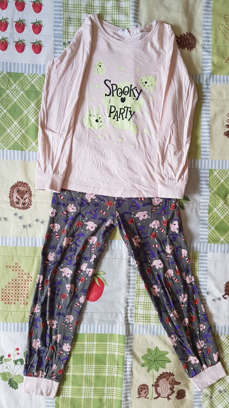 Aldi Pyjamas & Ähnliches: Halloween Pyjama Gr.122/128 – Gebraucht aus Luzern von silvermoon12