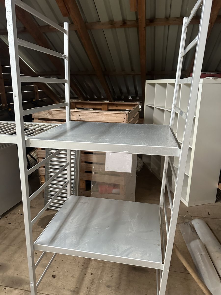 Scaffali: Regalsystem Reganic 9000, Alu Gestell – Usato da Liebistorf venduto da Simi. 1
