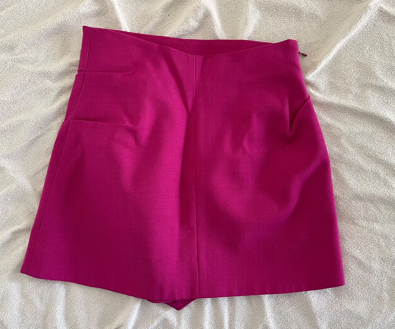 Jacquemus Gonne: Jacquemus, mini shorts Fuchsia – Usato da Genève venduto da dachaw 2