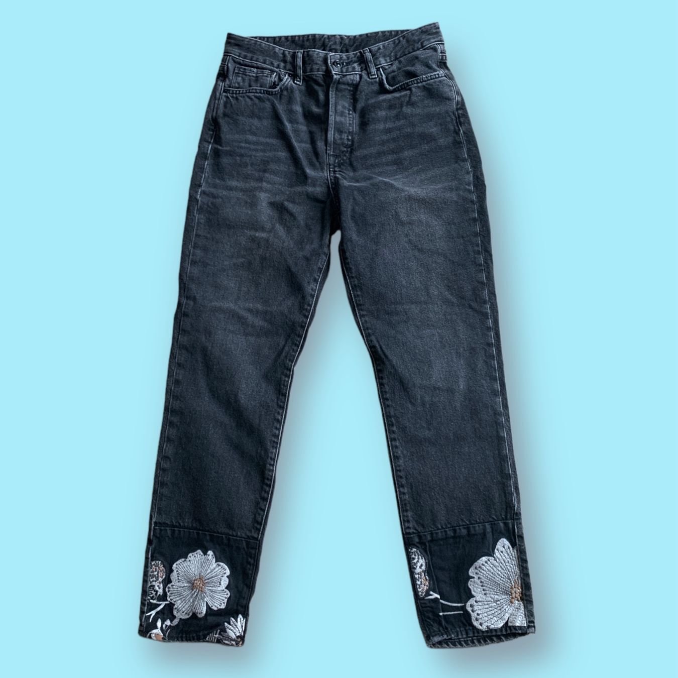 H&M Jeans: Embroidered denim pants – Usato da Basel venduto da demonbaby2222 1