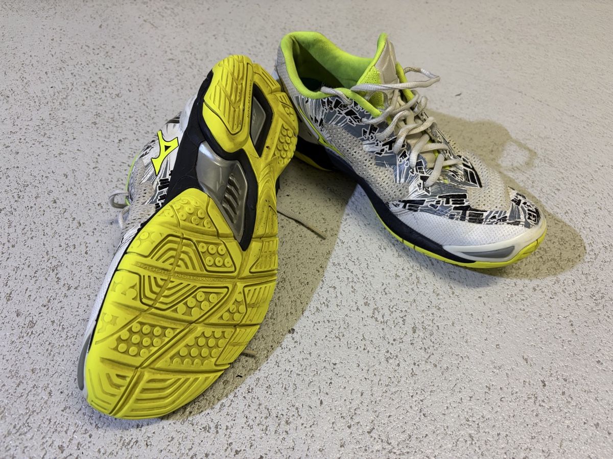 Mizuno Scarpe da uomo: Mizuno Hallenschuh 41 – Usato da Volketswil venduto da Leng0 1