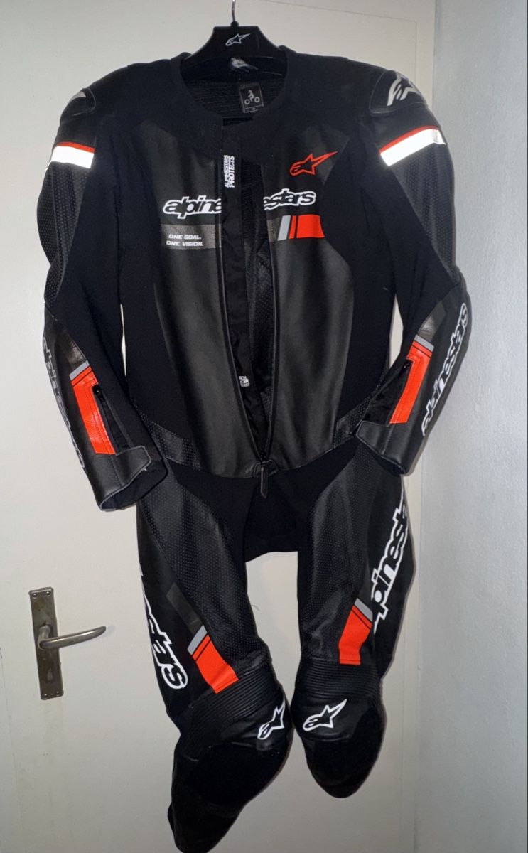 Alpinestars Jacken: Alpinestars Motorrad kombi einteilig  – Gebraucht aus Grosshöchstetten von Tobias.David