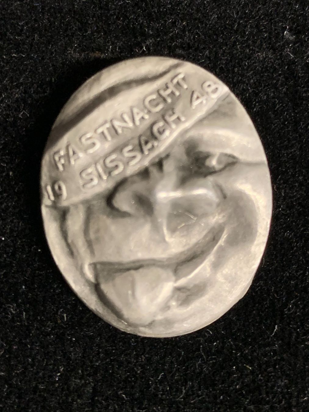 Placchette & Badge: Fasnachts-Plakette Sissach, Silber 1948 – Usato da Therwil venduto da Zelle13