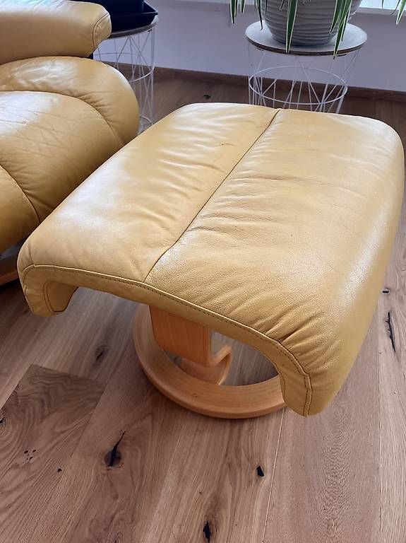 Poltrone: 2 TV Sessel mit Hocker  – Usato da Oberglatt ZH venduto da cobra_crew 1