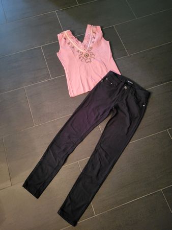 Kleiderset Hose und T-Shirt 