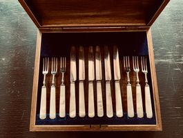 6 Paar Messer & Gabeln Perlmutt, Antik inkl. Holzkiste