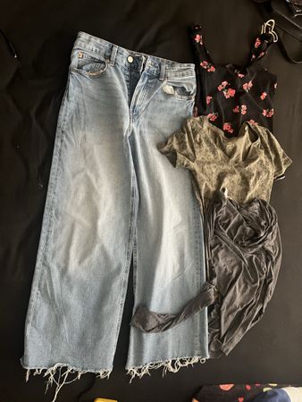 Damen Jeans und Oberteile in gutem Zustand